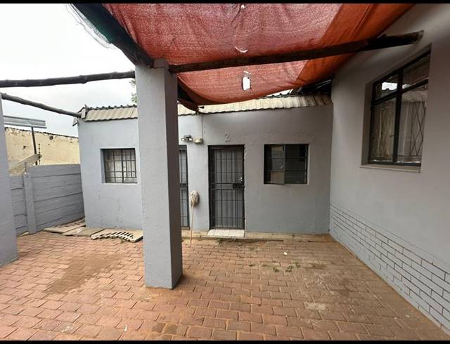 12 BEDROOM HOUSE FOR SALE IN TEDSTONEVILLE